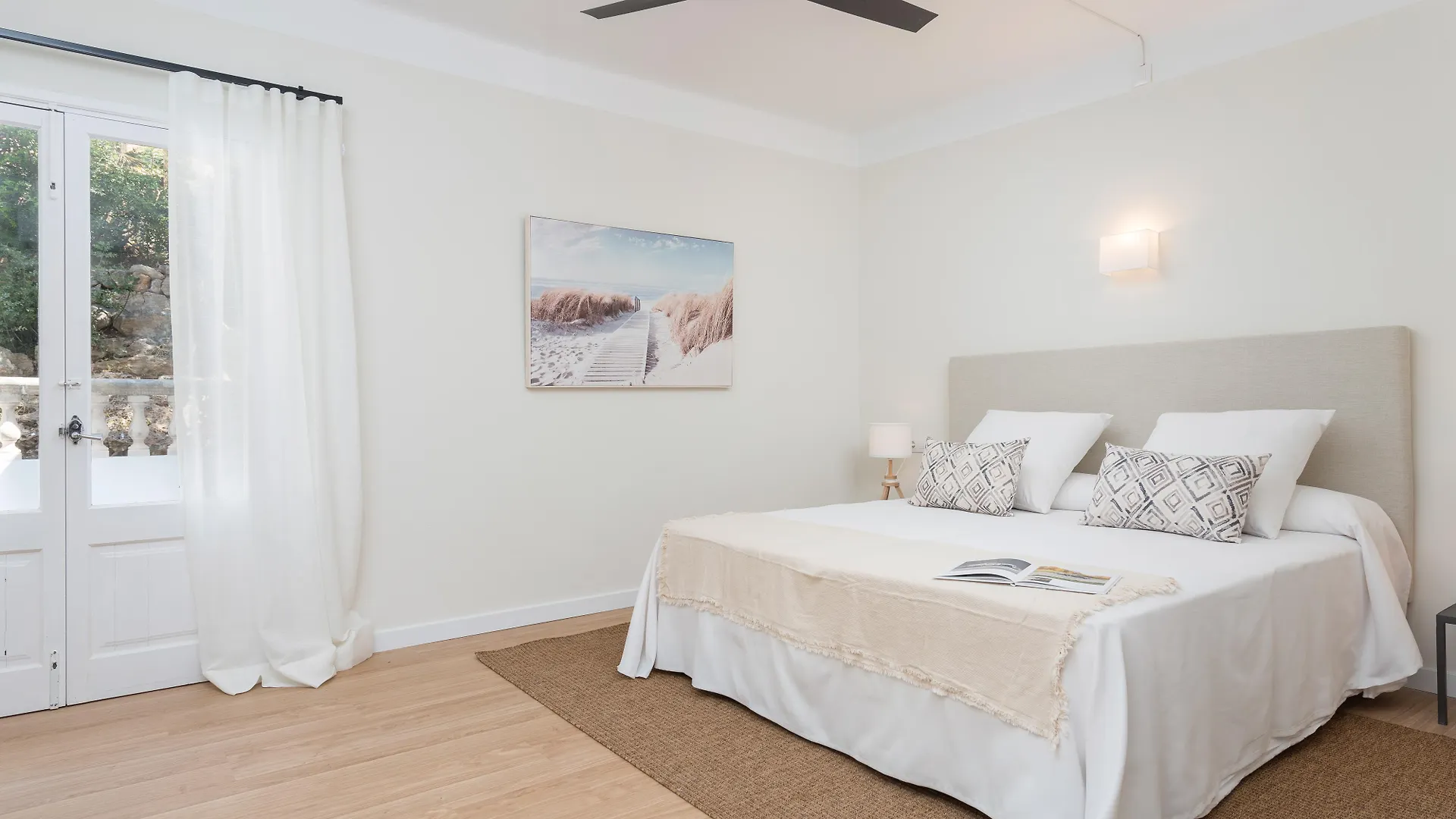 Boutique Hotel Oriola Cala de Sant Vicenc 3*,