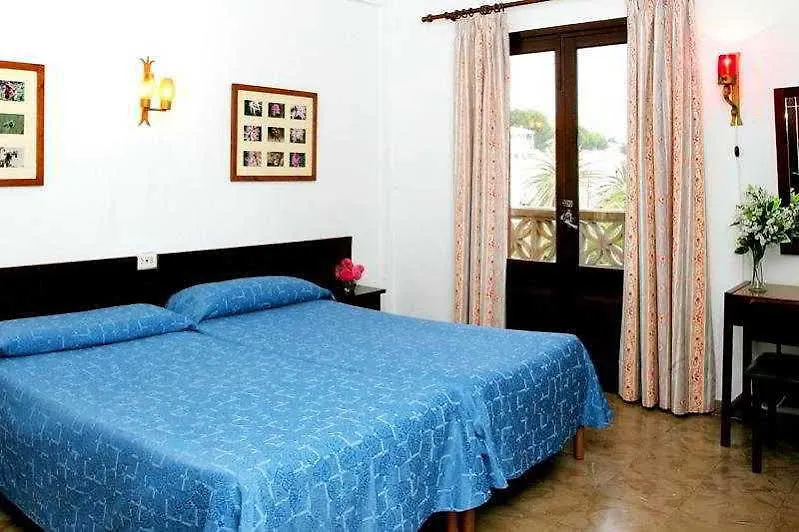 Boutique Hotel Oriola Cala de Sant Vicenc 3*,