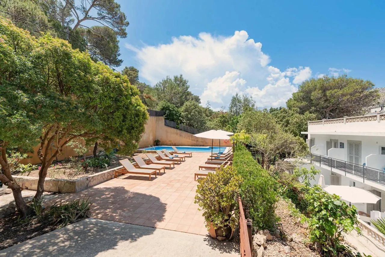 Boutique Hotel Oriola Cala de Sant Vicenc 3*,